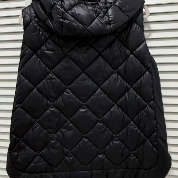 🔥 DKNY SPORT Quilted Puffer Vest – Reversible, Cozy & Stylish! - Picture 8 of 14